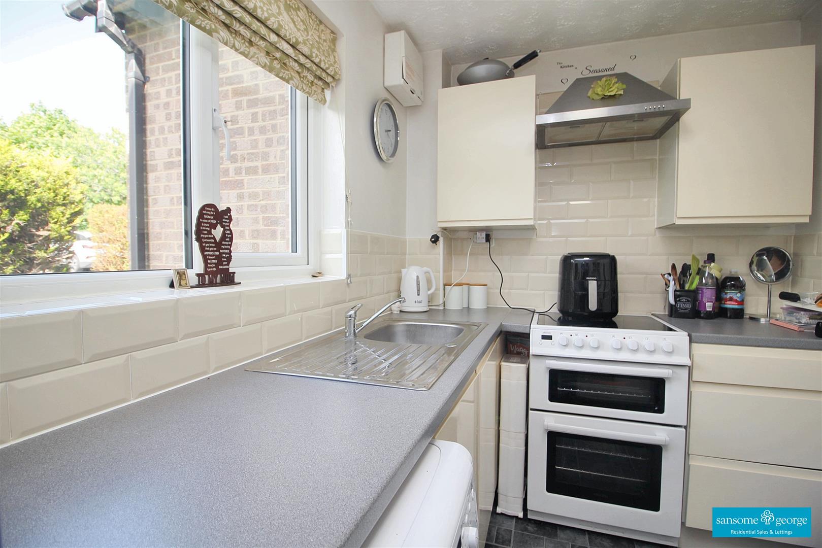 Sweet Briar Drive, Calcot, Reading